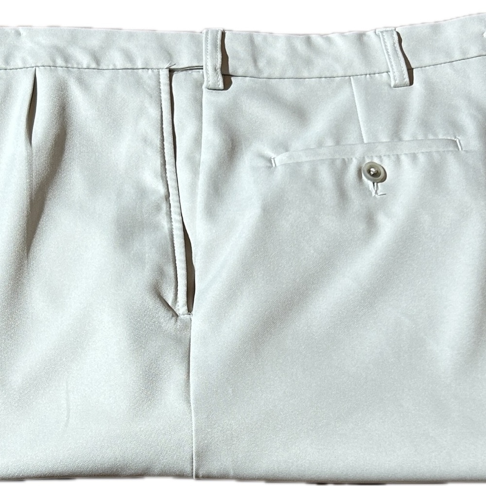 Haggar ~ Cool 18 Pro~Size 42~ Comfort Stretch Shorts~10" Inseam~Expandable Waist
